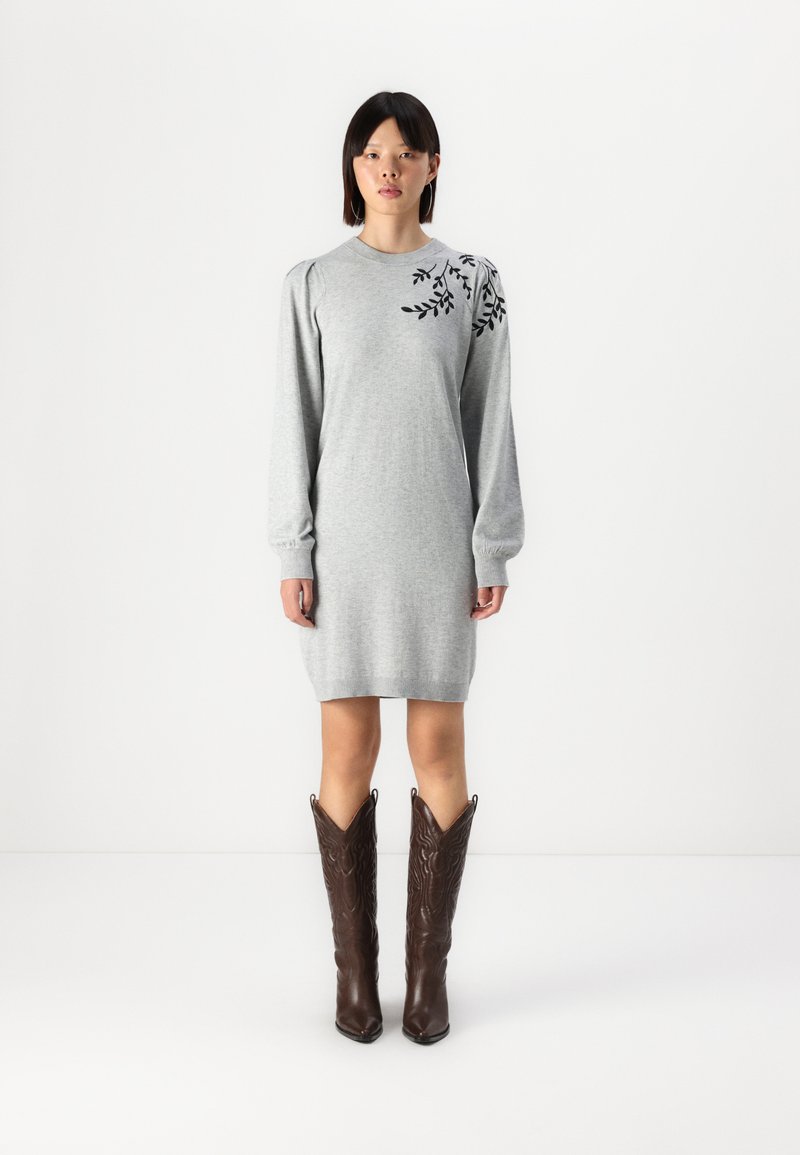 Object OBJTHESS EMBROIDERY DRESS - Kampsunkleit - light grey melange