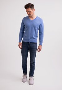 CASH-MERE V-AUSSCHNITT - Svetr - azurblau