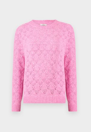 Rozā adīts džemperis ar teksturētu dimanta rakstu, ribota apkakle un piedurknes, garas piedurknes un nedaudz vaļīga piegriezuma.