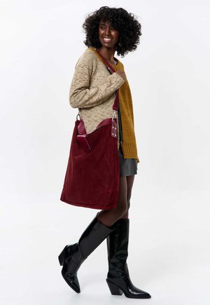 blue shadow, WINE - Tote bag - red