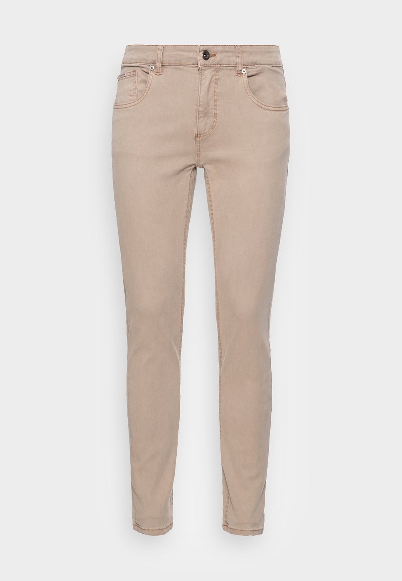 Pantalon beige coupe slim avec poches avant, fermeture par bouton et passants pour ceinture, présenté sur un fond blanc uni.