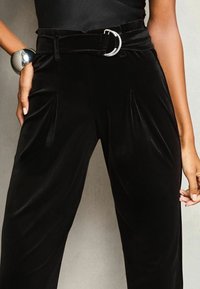 Lipsy REGULAR FIT  - Püksid - black