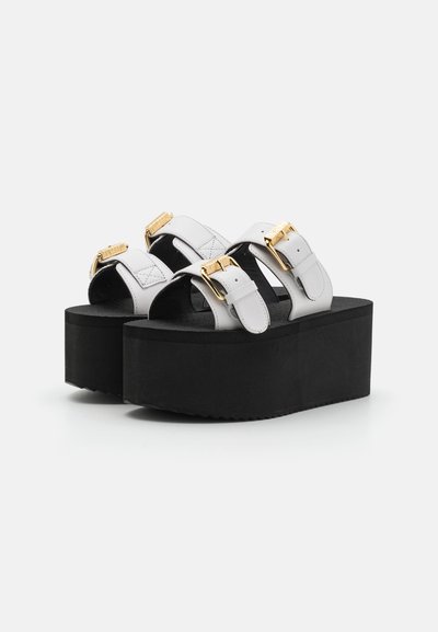 MOSCHINO WEDGE - Sandaler - bianco
