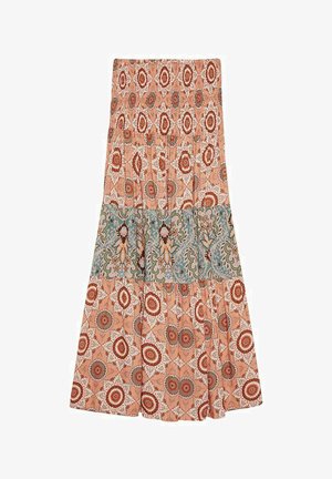 Falda maxi con cintura fruncida, que presenta secciones estampadas en melocotón, azul verdoso y blanco, con diseños florales y geométricos.
