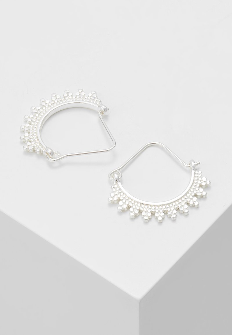 Damen Taschen | Pilgrim EARRINGS KIKU Ohrringe silver-coloured/silberfarben - MG94092 Damen Taschen | Pilgrim EARRINGS KIKU Ohrringe silver-coloured/silberfarben - MG94092