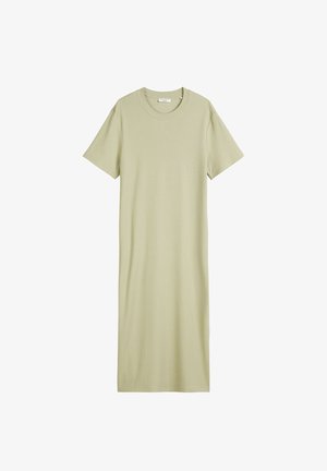 Korte mouwen, jurk tot op de knie in lichtgroene stof. Eenvoudig, recht ontwerp met een ronde halslijn en zachte textuur. Casual stijl.