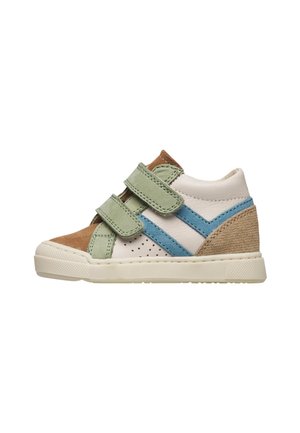 Scarpa da bambino alta beige, marrone, verde e blu con due strisce verdi in velcro e suola in gomma.