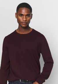 s.Oliver Strickpullover - purple melange