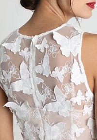 Apart Cocktailklänning - off-white