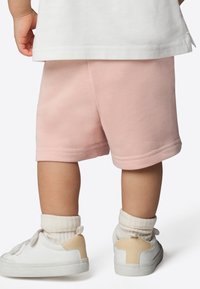 The North Face SUMMER SET - Shorts - white dune pink moss