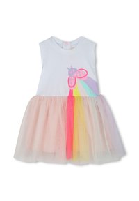 Witte mouwloze jurk met een tule rok; heeft een regenboogpatroon en vlinderontwerp in roze en paars; sprankelende accenten op de rok.