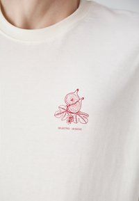 Selected Homme SLHLOOSECORBY NECK TEE - Marškinėliai su spaudiniu - egret