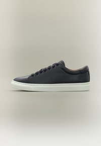 Nevybrané, dark blue