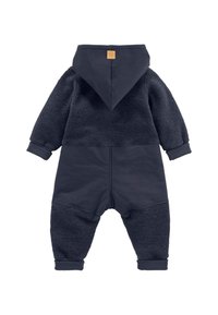 Donkerblauwe kinderdonssuit met een capuchon, gemaakt van zachte fleece op het bovenste deel en gladde stof op de benen, met elastische manchetten bij de polsen.