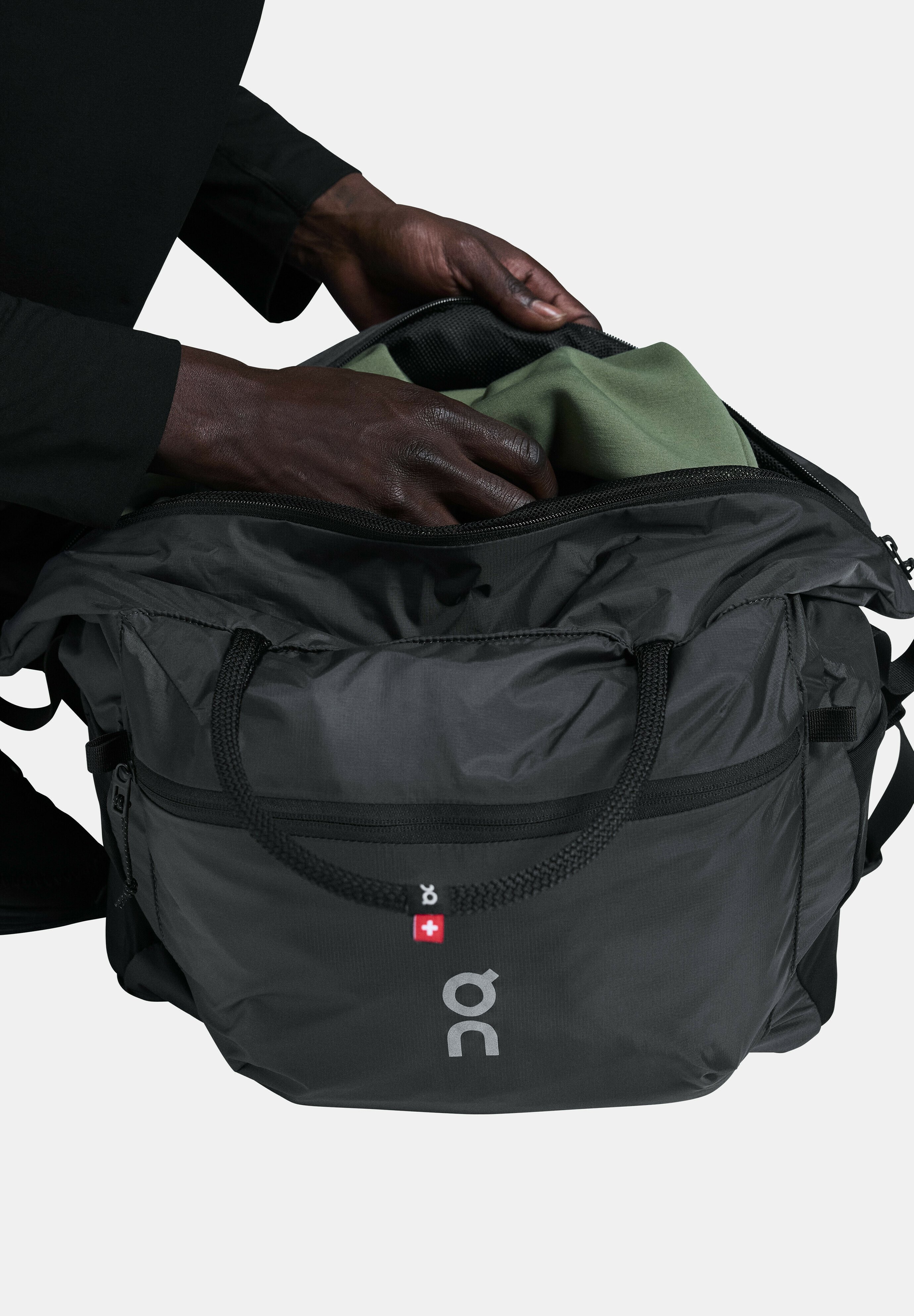 【on】Track Pack 30L Lite【未使用品】 On TRACK PACK LITE - Sports bag - magnet/black - Zalando