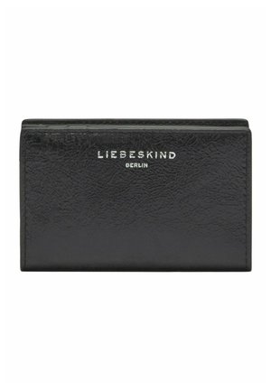 Czarny portfel z fakturowanej skóry z srebrnym logo „Liebeskind Berlin” umieszczonym na środku z przodu, zamknięty i w kształcie prostokąta.