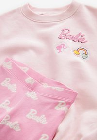 Next BARBIE CREW SET  - REGULAR FIT - Retuusid - püksid - pink