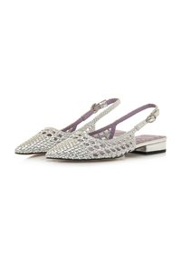 Chaussures slingback tissées argentées avec un bout pointu et un petit talon. Caractéristiques : une délicate sangle et un design texturé. Couleur principale : argent métallique.