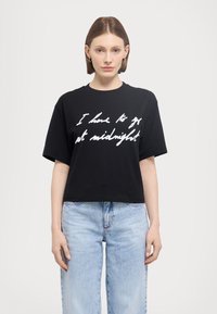 MAX&Co. BOXYCLAIM czarny