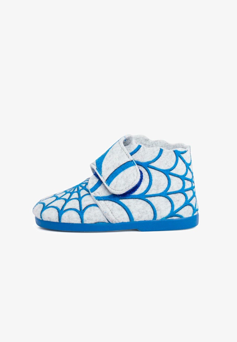 Pelēki mājas zābaki ar zilu zirnekļu tīkla rakstu, ar Velcro siksnu un zilu gumijas zoli. Apaļa purngali un viļņots augšējais mala.