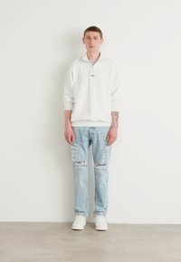 Thumbnail Image 2