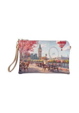 Borsa clutch con scena di Londra che mostra il Big Ben, il London Eye, tavoli da caffè all'aperto, alberi in fiore e una mongolfiera rossa e bianca nel cielo.