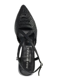 Scarpa in pelle intrecciata nera con punta affusolata, design a fascia incrociata e tacco basso. Presenta una soletta con marchio e una tomaia textured.