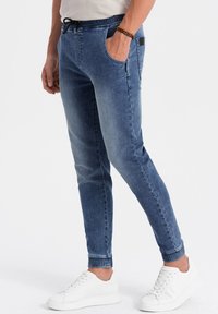 Ombre JOGGER - Džíny Slim Fit - light blue
