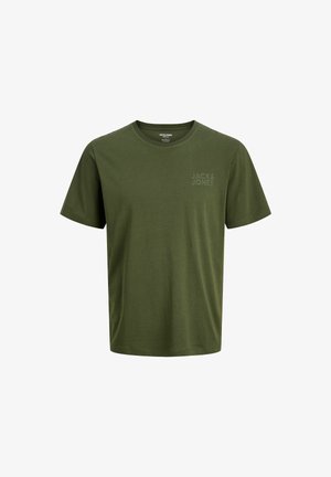 Olívovo zelené bavlnené tričko s krátkymi rukávmi, výstrihom do kruhu a diskrétnou potlačou loga na ľavej hrudi. Hladká textúra a voľný strih.