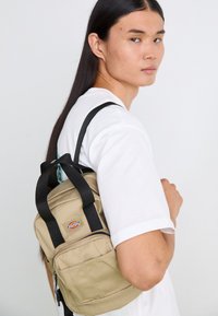 LISBON MINI BACKPACK UNISEX - Mugursoma - khaki