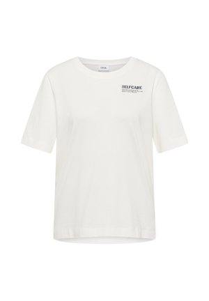 Weißes T-Shirt mit kurzen Ärmeln und rundem Ausschnitt mit kleinem schwarzem Text „SELFCARE“ auf der oberen linken Brust.
