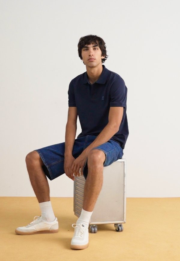 BADGE - Polo shirt - dark sapphire4