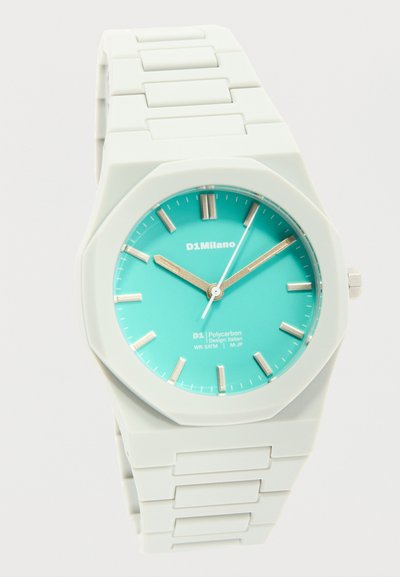 Λευκό πολυκαρβονικό ρολόι χειρός με τουρκουάζ καντράν, ασημένιους δείκτες ώρας και χρυσαφένια δείκτες που δείχνουν ώρα 10:10:03.