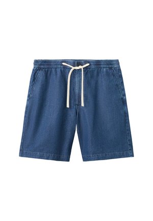 Short en denim bleu longueur genou avec taille élastique et cordon blanc, doté de poches latérales et d'une fermeture par bouton.
