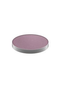 Panneau d'ombre à paupières rond avec une surface lisse et mate lavande et un contour métallique argenté, conçu pour l'application cosmétique et la portabilité.