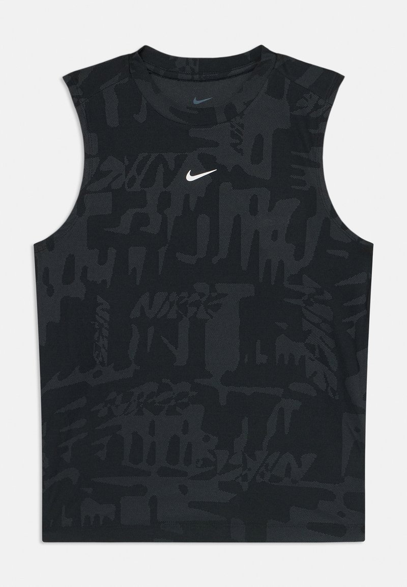 Schwarzes ärmelloses Sportoberteil mit einem strukturierten Design, dunklen Graumustern und einem kleinen weißen Nike-Logo auf der Brust.