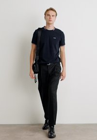 BOSS TAUL - Paprasti marškinėliai - dark blue