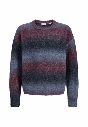 Miękki sweter z dzianiny z okrągłym dekoltem i długimi rękawami w paski z gradientem w odcieniach ciemnej czerwieni, szarości i czerni.