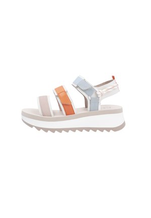 Platform sandals - beige