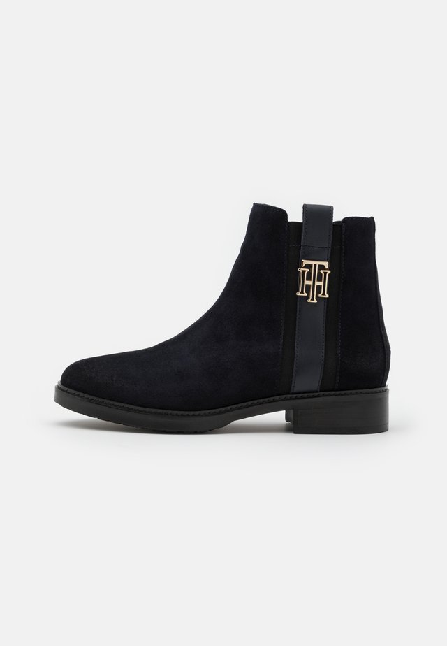 INTERLOCK BOOT - Classic ankle boots - desert sky