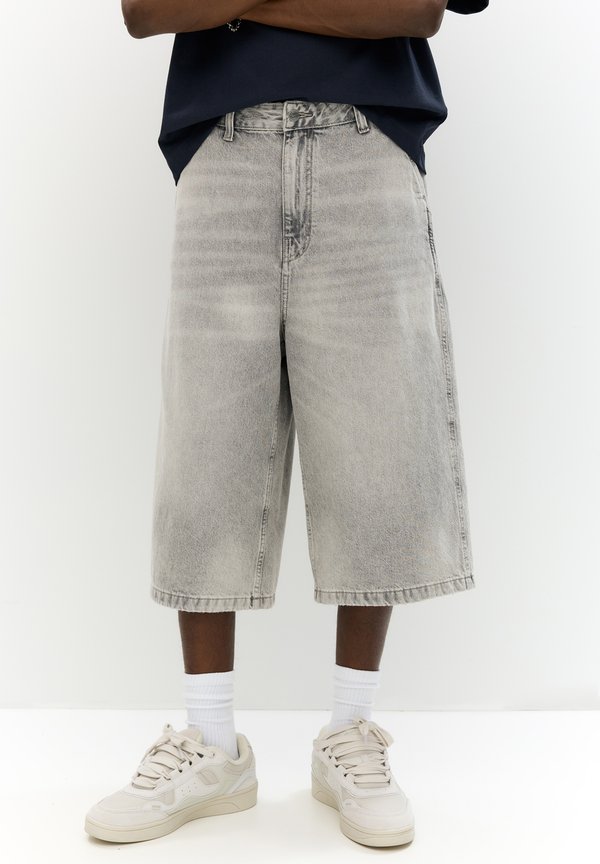 SUPER BAGGY - Jeans Shorts