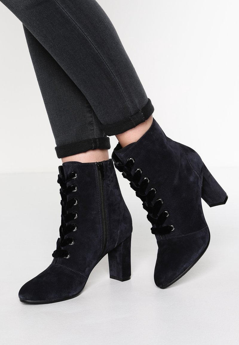 mint&berry Botines con cordones - dark blue