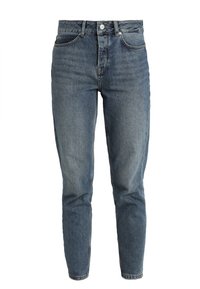Blå denimjeans med hög midja, figurnära design, nedtrappade ben och klassisk femfickorsstil. Har en knapp- och dragkedjestängning.