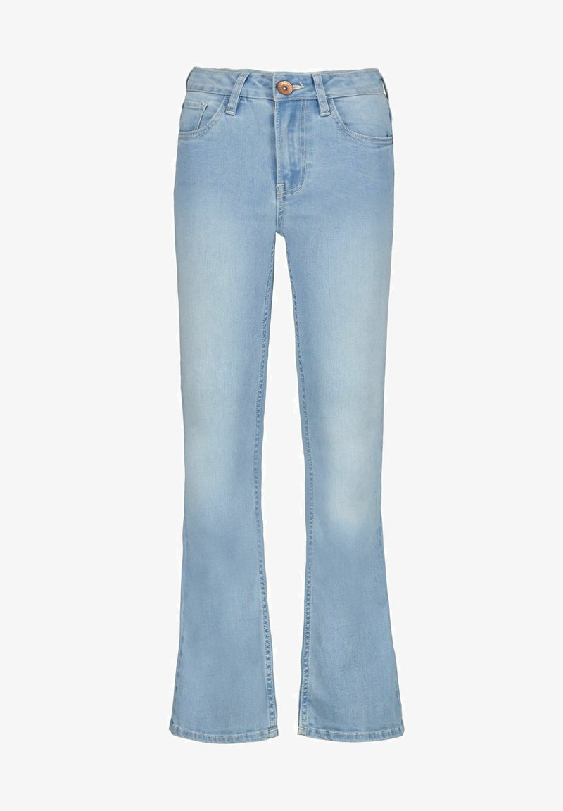 Jean en denim bleu clair avec jambes légèrement évasées, style cinq poches, fermeture à boutons et coutures visibles à l’avant.