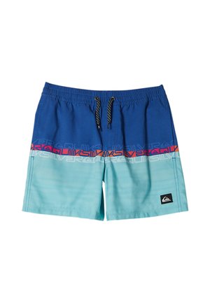 Bañadores en azul y verde agua con cintura elástica, cordón y estampado de logotipo en el dobladillo. Textura suave con transición de color en degradado.