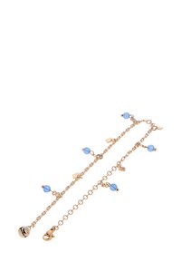 Kultaketju, jossa on sinisiä helmiä ja pieniä geometrisiä yksityiskohtia, varustettuna ripustettavalla kellolla ja turvallisella lipunkiskon sulkimella.