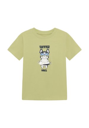 Hellgrünes Baumwoll-T-Shirt mit einer Grafik eines Hundes in Sonnenbrille und dem Text "SUMMER VIBES", schlichtes Design und kurze Ärmel.