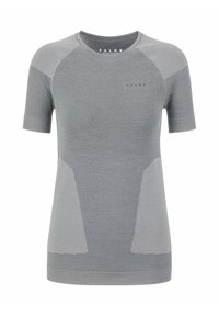 Sportowa koszulka z krótkim rękawem w jasnoszarym kolorze, z teksturowanymi rękawami typu raglan i paskowanym wzorem po bokach. Gładka tkanina z okrągłym dekoltem.