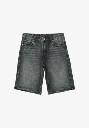 Short en denim noir délavé avec bouton devant, fermeture éclair, passants de ceinture et design à cinq poches, posé à plat sur fond blanc.