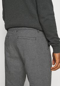 Redefined Rebel Chino kalhoty - grey denim